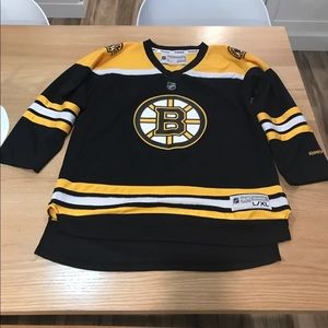 Boston bruins hockey youth l/xl jersey